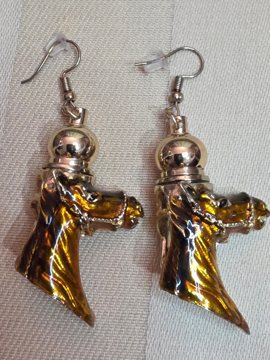 Secret compartment earrings Jewelry - SECRET COMPARTMENT HORSE EARRINGS UNUSUAL ODDITIES PIECE OF JEWELRY